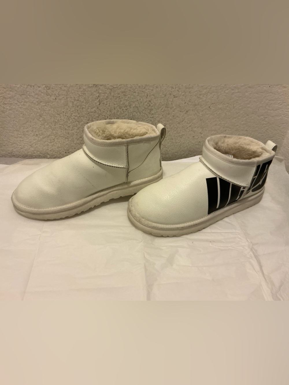 UGG Faux Shearling Lined Slip-On Boot Interior size 9